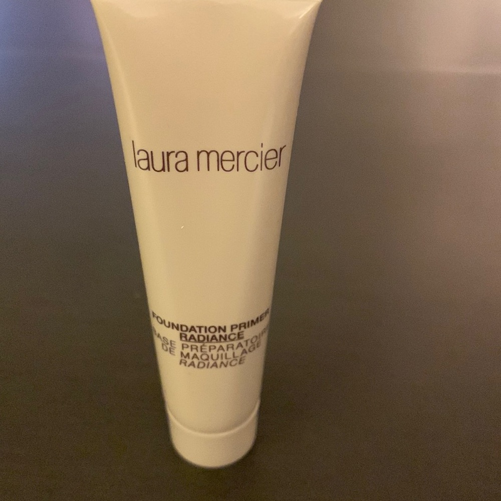 Laura Mercier Foundation Primer in Radiance - add to any bundle for free